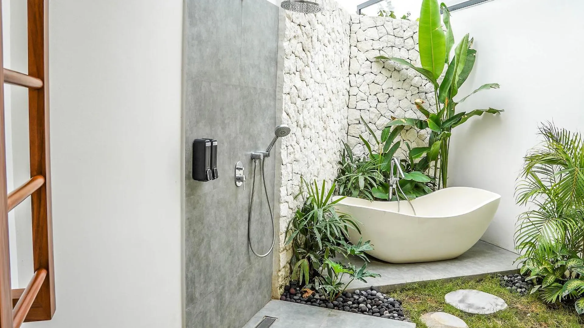 New - Villa Rene In Nature Ubud
